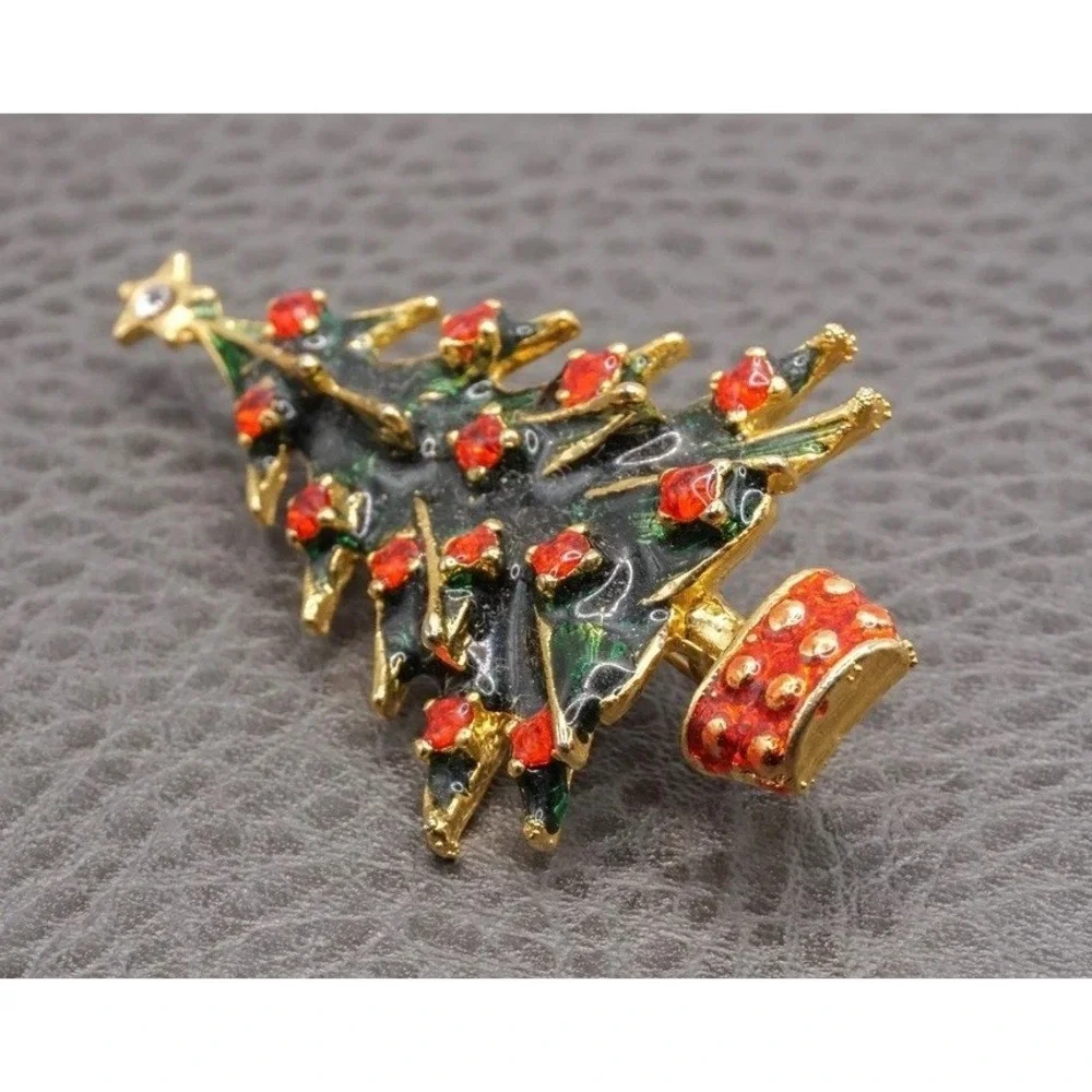 Vintage Christmas Tree Holiday Brooch Pin Red Rhinestone Green Enamel Gold Tone